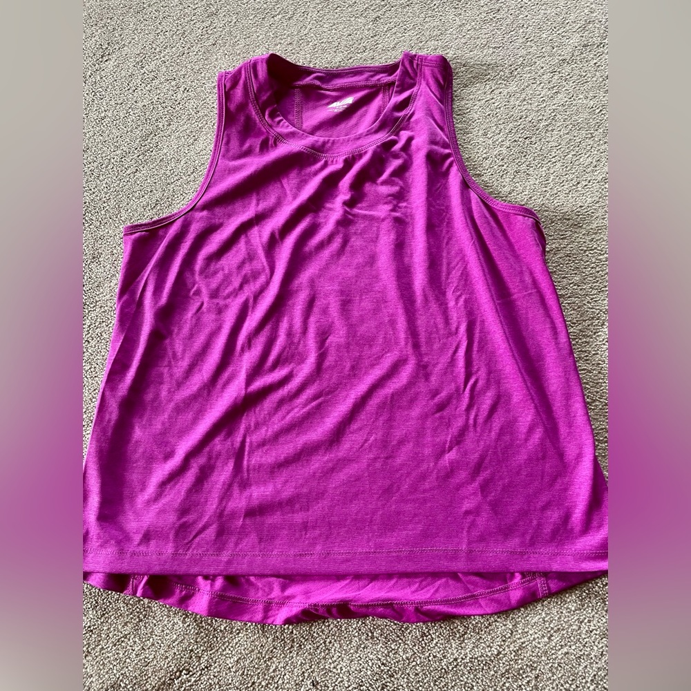 Athletic top - super thin and breathable